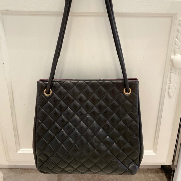 Chanel Quilted Dark Brown Leather Shoulder Bag Preowned CC Logo Authentic - Picture 3 of 16